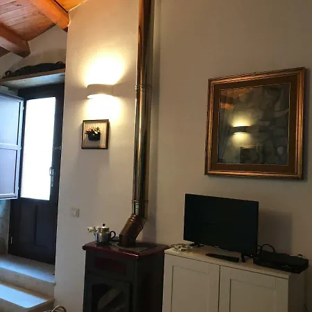 A Casa Da Anita 팔라쫄로 아크레이데