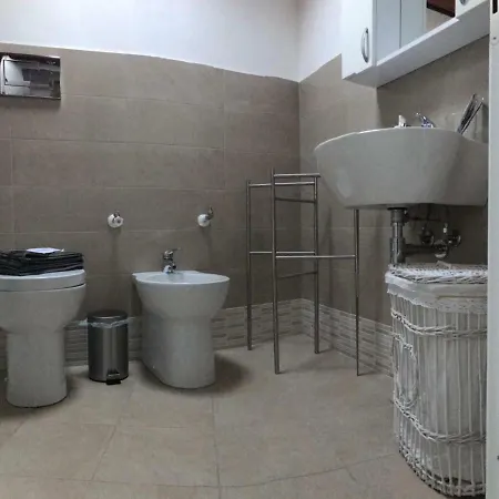 A Casa Da Anita 팔라쫄로 아크레이데